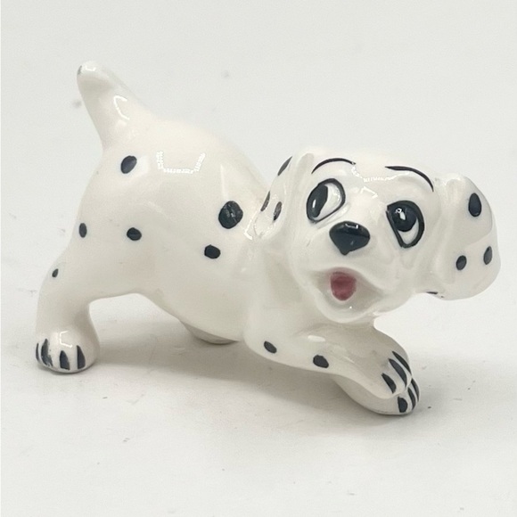 Vintage Disney Japan 101 Dalmatian Figurine Puppy Dog Ceramic 2.5” - Picture 1 of 4
